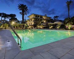 Khách sạn Hotel California Park (Forte dei Marmi, Ý)