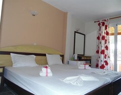Hotelli Tellis Holiday Rooms (Moraitika, Kreikka)