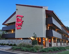 Khách sạn Red Roof Inn Hampton Coliseum and Convention Center (Hampton, Hoa Kỳ)