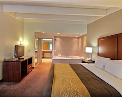 Hotel Comfort Inn & Suites Madison - Airport (Madison, USA)