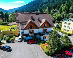 Khách sạn Burgstallerhof (Feld am See, Áo)