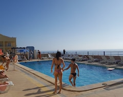 Hotelli Hotel Apartamento Praia Azul (Torres Vedras, Portugali)
