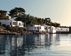 Minos Beach Art Hotel, A Member Of Design Hotels (Agios Nikolaos, Greece)