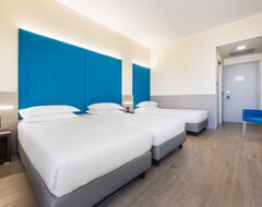 Khách sạn Jr Hotels Gate 7 Bologna (Calderara Di Reno, Ý)