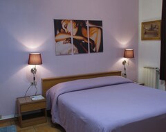 Hotel Althea Rooms (Florence, Italy)