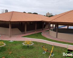 Khách sạn Cond. Vista Atlântico (Itapema, Brazil)