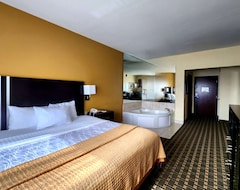 Khách sạn Days Inn & Suites By Wyndham Sam Houston Tollway (Hilshire Village, Hoa Kỳ)