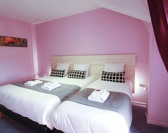 Hotel Sas  La Couronne (Marmande, France)