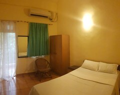 Hotel Oyo Stayout Near Candolim Beach (Velha Goa, Indien)