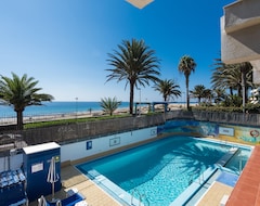 Hotel Apartamentos El Paseo (Playa del Inglés, España)