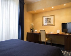Khách sạn Hotel Villa Maria (Desenzano del Garda, Ý)