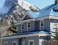 Hotel Blue Mountain Lodge (Banff, Canada)