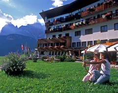 Khách sạn Hotel Mirage (Cortina d'Ampezzo, Ý)