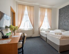 Hotel Narodni Dum Podborany (Podborany, Češka Republika)