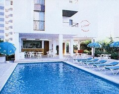 Hotel Apartamentos Es Cantó (Playa d'en Bossa, Španjolska)