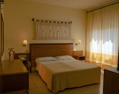 Khách sạn Hotel Califfo (Quartu Sant'Elena, Ý)