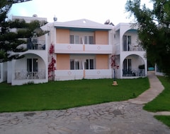 Khách sạn Hotel Summer Dream (Kamari, Hy Lạp)