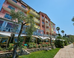 Khách sạn Belfiore Park Hotel (Brenzone sul Garda, Ý)