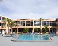 Khách sạn Unique Gulf Front Unit, Pool, Tiki Bar, Housekeeping, Right On The Beach (St. Pete Beach, Hoa Kỳ)