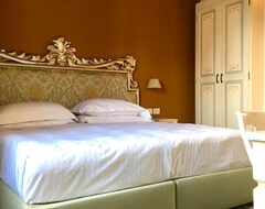 Khách sạn Hotel Villa San Lucchese (Poggibonsi, Ý)