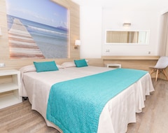 Hotel Eix Lagotel Holiday Resort (Playa de Muro, Spain)