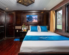 Hotel Swan Cruises Halong (Ha Long, Vietnam)
