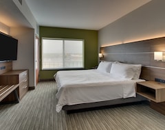 Holiday Inn Express Hotel & Suites Waukegan/Gurnee, An Ihg Hotel (Waukegan, USA)