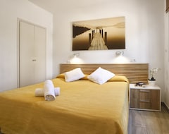 Hotelli Naika Apartments (Palmanova, Espanja)
