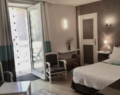 Hotel Chambres Dhôtes Du Domaine De Jacquelin (Saint-Germain-du-Puy, France)