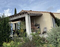Toàn bộ căn nhà/căn hộ Villa With Blue Shutters - View  Swimming Pool  Air Conditioning  Wifi (Vailhauquès, Pháp)
