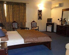 Khách sạn Exclusive House (Abbottābad, Pakistan)