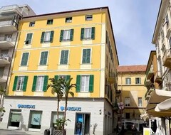 Hotelli Via Mameli 5 Guesthouse (Sanremo, Italia)