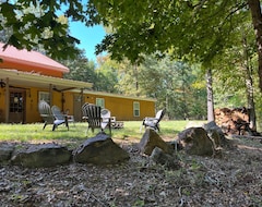 Toàn bộ căn nhà/căn hộ Mining City Camp Is Secluded In The Kentucky Woods. (Morgantown, Hoa Kỳ)