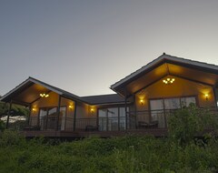 Koko talo/asunto Ngorongoro Lions Paw (Monduli, Tansania)