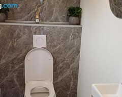 Cijela kuća/apartman Vrijstaand Chalet Met Veel Buitenruimte En Veranda (Noord-Scharwoude, Nizozemska)