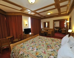 Khách sạn Pirin Golf Hotel & SPA (Bansko, Bun-ga-ri)