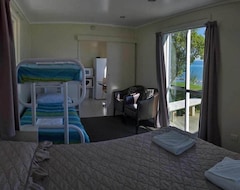 Resort Pohara Beach TOP 10 Holiday Park (Takaka, Yeni Zelanda)