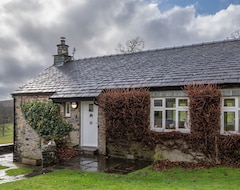 Toàn bộ căn nhà/căn hộ Cosy Dove Cottage With Woodfired Hot Tub (Ulverston, Vương quốc Anh)