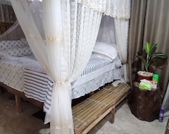Koko talo/asunto Riverside Native Guest House For Family Picnic And Camping. (Tayug, Filippiinit)