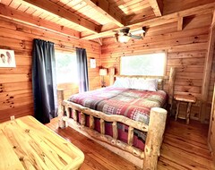 Toàn bộ căn nhà/căn hộ New Listing! Remodeled 2 Bedroom Cabin Rental In Wears Valley Tn (Townsend, Hoa Kỳ)