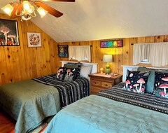 Toàn bộ căn nhà/căn hộ Lakefront Cottage, Great For Fishing, Relaxing Or Snowmobiling #2 (Altmar, Hoa Kỳ)