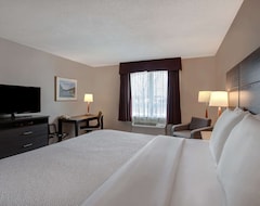 Khách sạn Days Inn & Suites By Wyndham Collingwood (Collingwood, Canada)