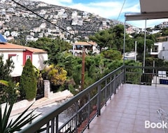 Cijela kuća/apartman House With Garden In Saronis (Anavisos, Grčka)