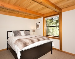 Hele huset/lejligheden Juniper  - Stunning Views And Hot Tub At This 4 Br Home (Tahoe City, USA)