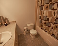 Koko talo/asunto One Bedroom Suite With Hot Tub In Bonnington (Nelson, Kanada)