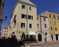 Tüm Ev/Apart Daire Bright Apartment In The Historic Center (Alghero, İtalya)