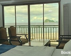 Hotel Playa Alba Beach Front And Resort (San Antonio, Philippines)