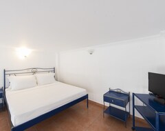 Hotelli Kastro Suites (Fira, Kreikka)