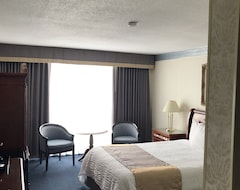 Khách sạn Travelodge by Wyndham Niagara Falls Fallsview (Thác Niagara, Canada)