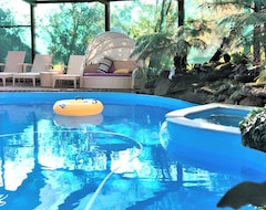 Casa/apartamento entero Private Resort: Heated Pool/spa, Sauna, Tennis, Billiards, Cellardoor (Sutton Forest, Australia)